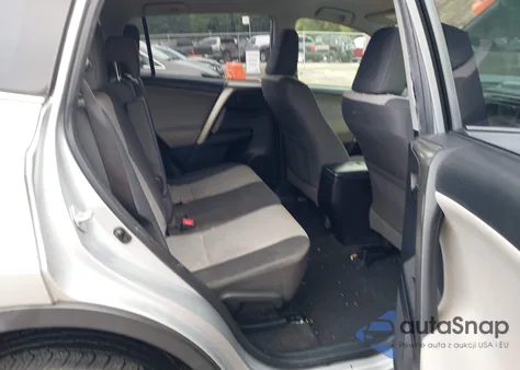 2015 Toyota Rav4 Le z USA, uszkodzony, nr VIN JTMZFREVXFD043857
